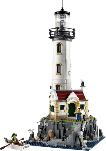 LEGO 21335 Le phare motorisé vue de face avec tour blanche, maison Aurora Point, rochers gris, barque Leda et minifigurines