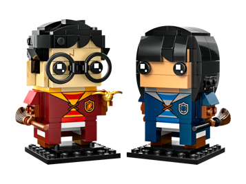 Figurines LEGO BrickHeadz Harry Potter en tenue de Quidditch Gryffondor et Cho Chang en tenue Serdaigle avec balais, vue de face