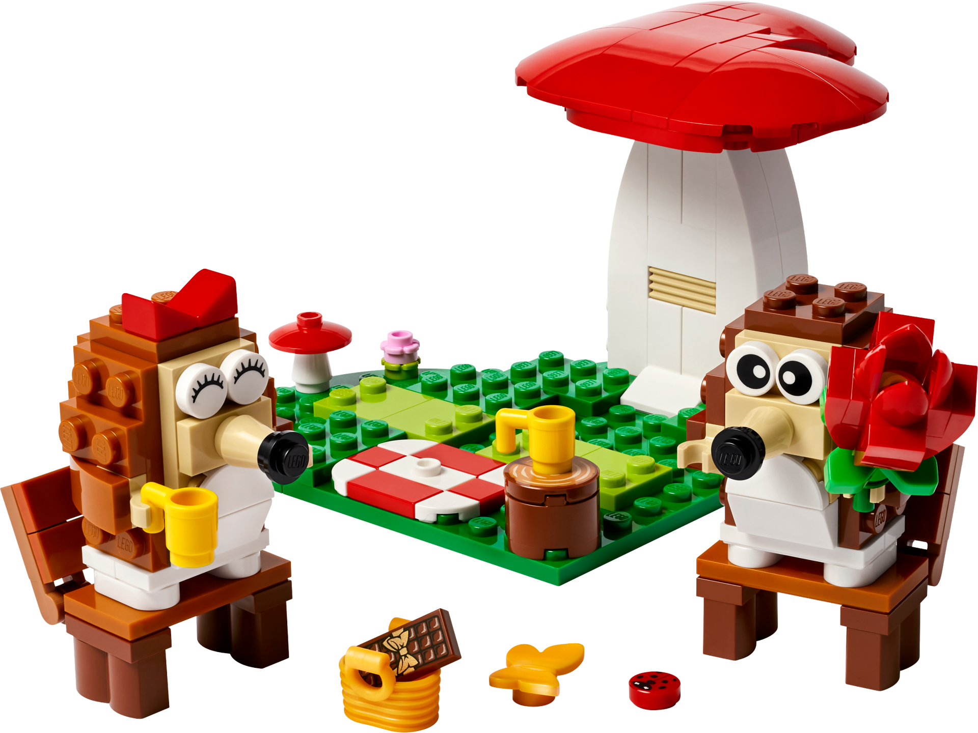 Set LEGO 40711 Le pique-nique des hérissons assemblé avec deux hérissons, champignon rouge, nappe à carreaux et accessoires