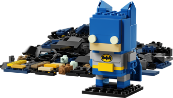 Figurine LEGO BrickHeadz Batman 8-en-1 version Bronze Age en bleu et gris avec pièces supplémentaires étalées à l'arrière