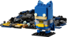 Figurine LEGO BrickHeadz Batman 8-en-1 version Bronze Age en bleu et gris avec pièces supplémentaires étalées à l'arrière