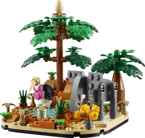 Diorama LEGO savane africaine 40784 avec palmiers, éléphant gris, autruche et point d'eau entourés de végétation