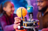 LEGO Technic 42179 - La planète Terre et la Lune en orbite