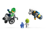 Minifigurines LEGO City 60439 : astronaute en fauteuil roulant, astronaute volant avec jetpack et petit alien vert avec cristal