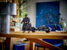 LEGO Batman 76273 - La figurine de Batman™ à construire et la moto Bat-Pod
