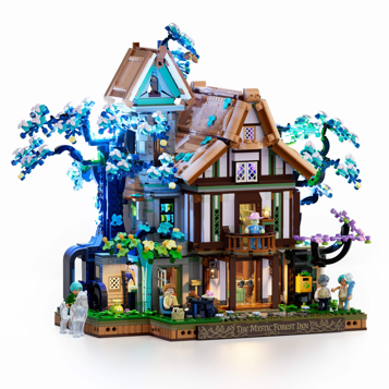 Vue de face de l'auberge LUMIBRICKS Sylvan Inn avec arbre bleu lumineux, façade à colombages et minifigurines sur fond blanc